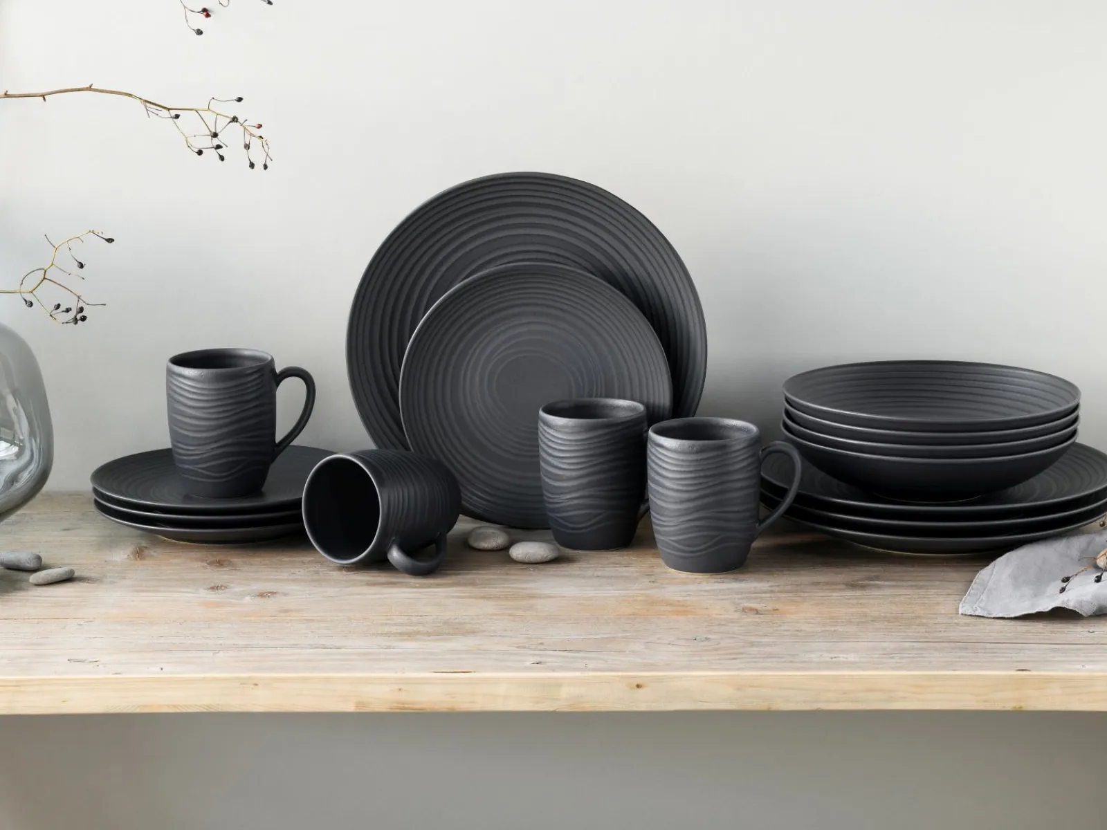 Creatable Geschirrset|Lava Stone - Kombiservice 16-tlg - Schwarz