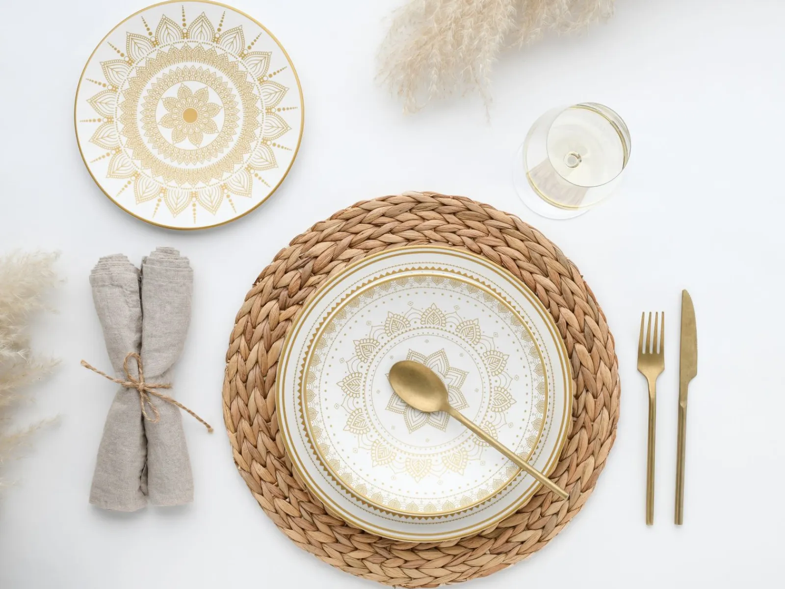 Creatable Geschirrset|Mandala - Tellerset 12-tlg - Gold-Schwarz