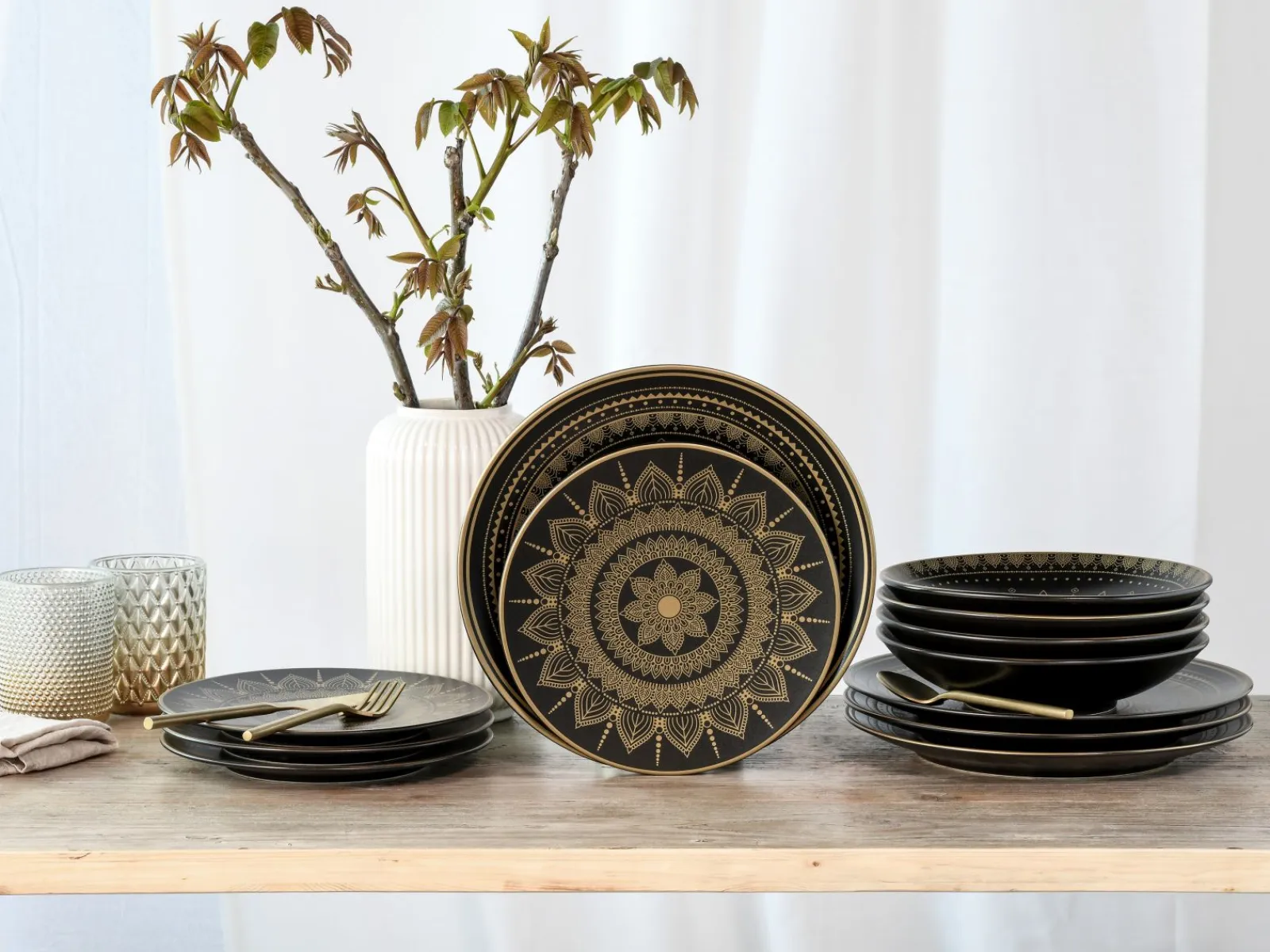 Creatable Geschirrset|Mandala - Tellerset 12-tlg - Gold-Schwarz