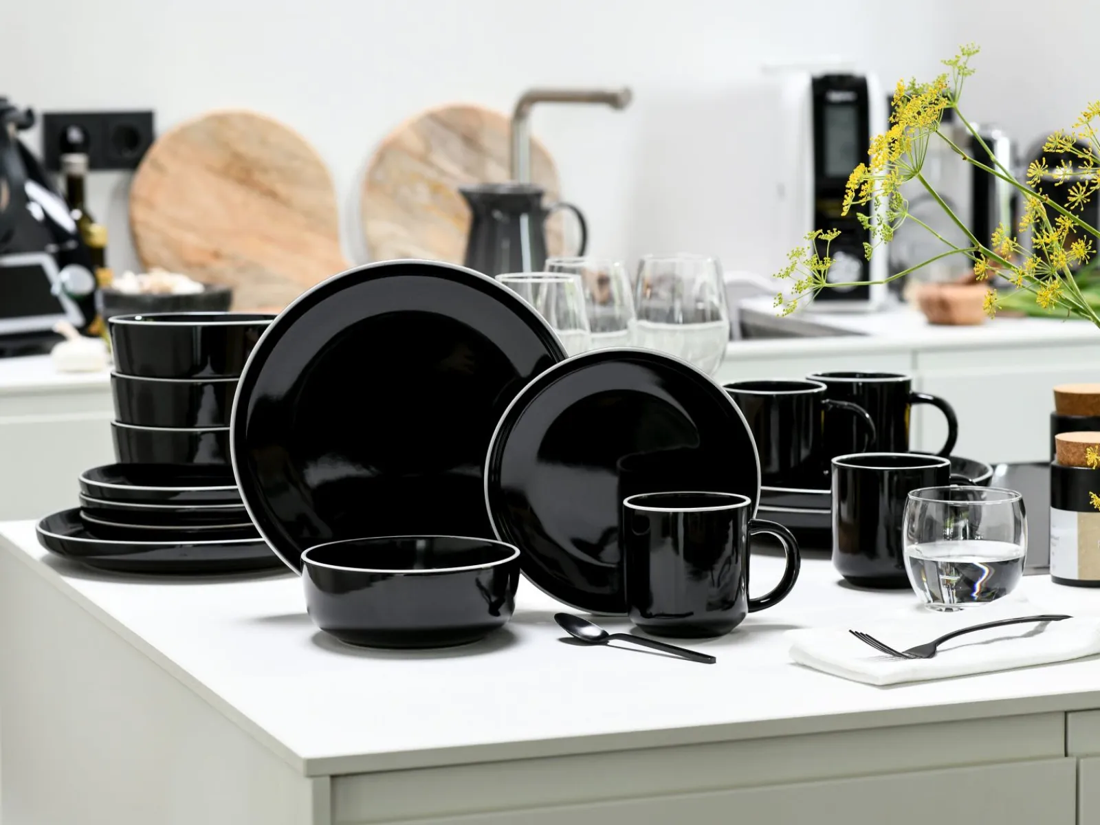 Creatable Geschirrset|Nordic Gourmet - Kombiservice 16-tlg - Schwarz