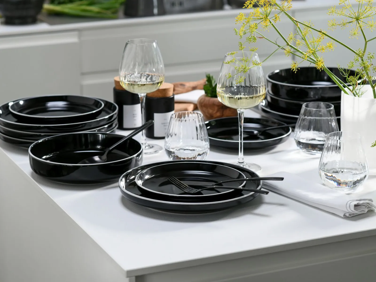 Creatable Geschirrset|Teller|Nordic Gourmet - Tellerset 18-tlg - Schwarz