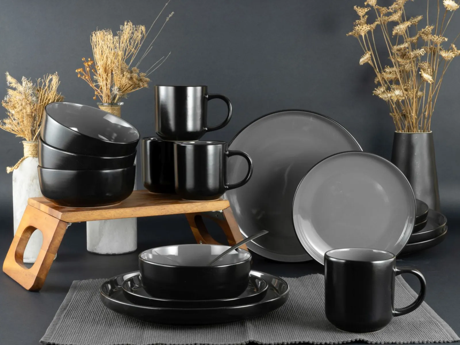 Creatable Geschirrset|Nordic - Kombiservice 16-tlg - Cool Black Grey