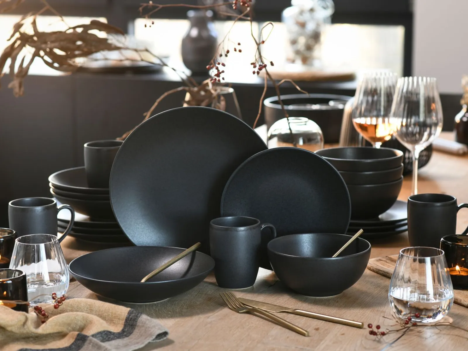 Creatable Geschirrset|Soft Touch - Kombiservice 24-tlg - Schwarz