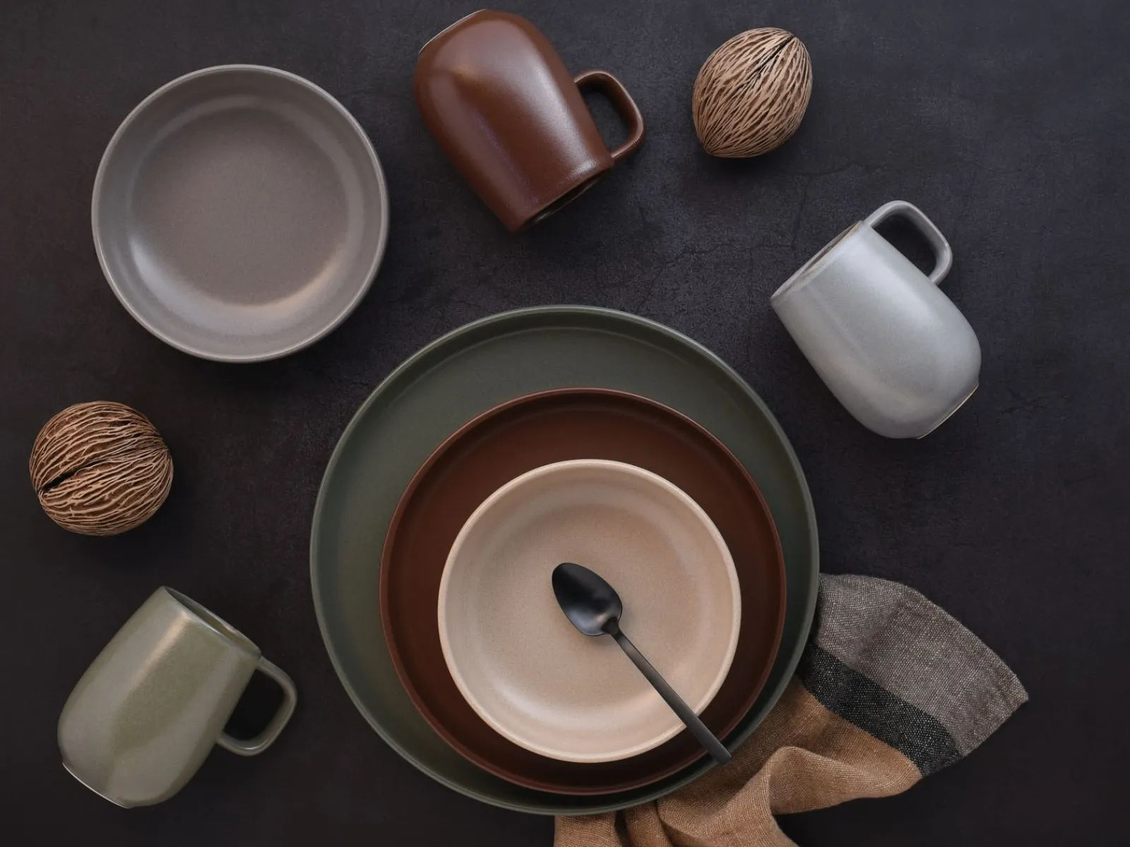 Creatable Geschirrset|Uno - Kombiservice 16-tlg - Black
