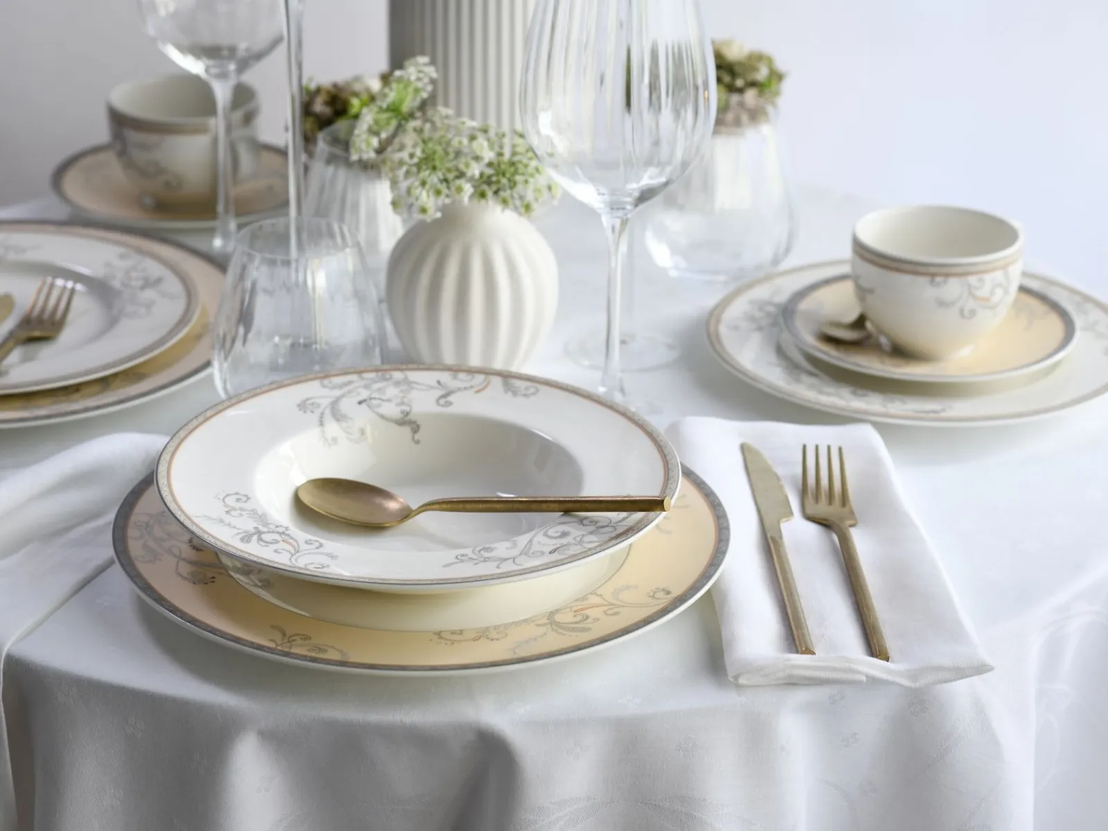 Creatable Geschirrset|Villa Medici - Kaffeeservice 18-tlg - Creme